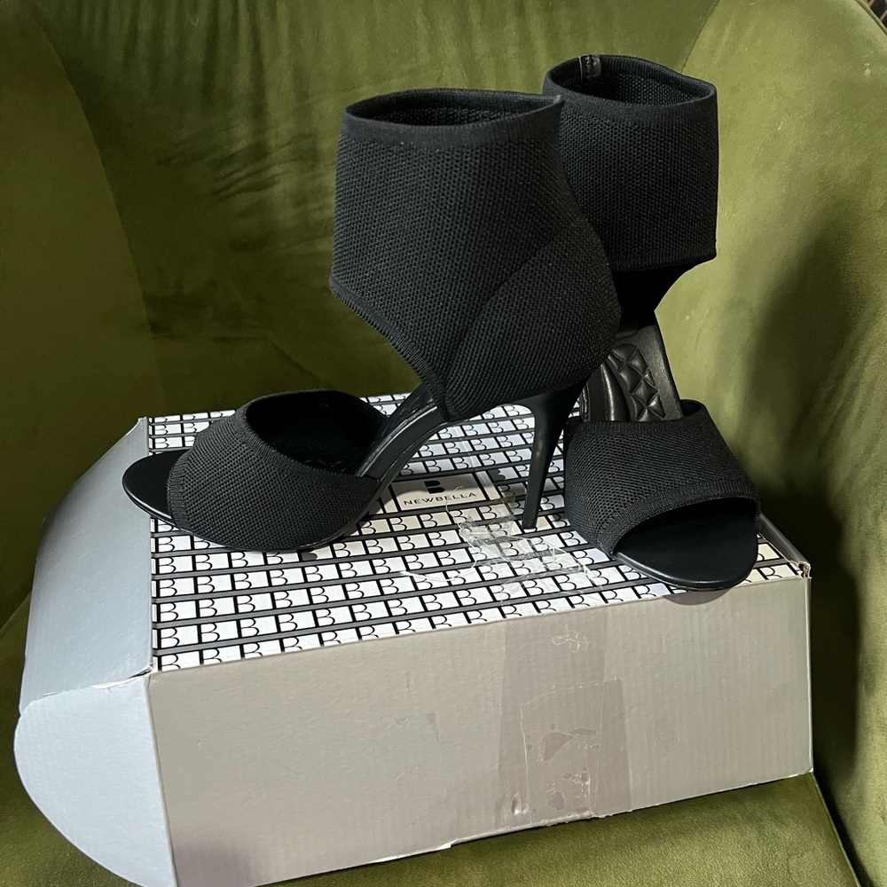Sleek Black Open-Toe Platform Shoes